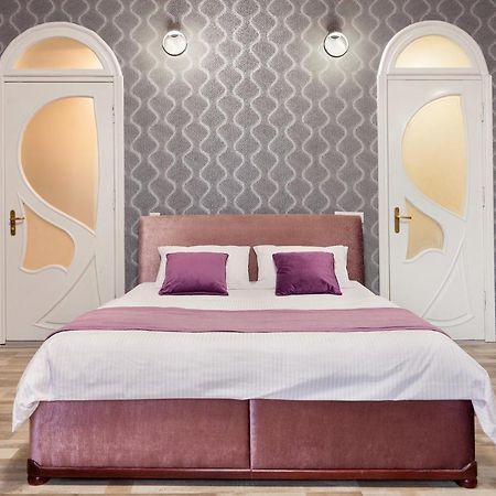 Queens Apartments 1 Львів Екстер'єр фото
